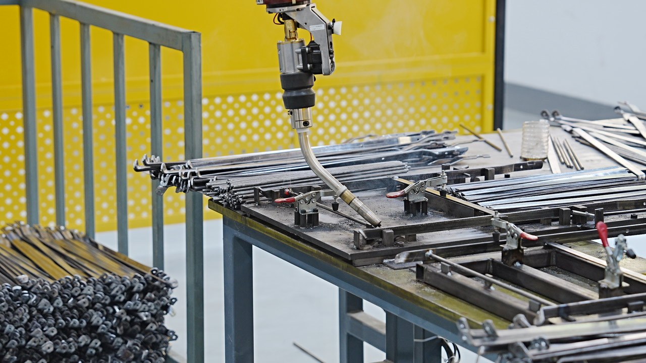Automatic welding cell